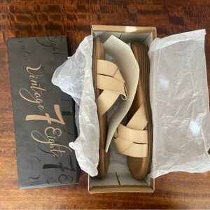 NWT Vintage 7 Eight “Whit” Cream Beige and Tan Women's Slide Sandals Size 7.5
